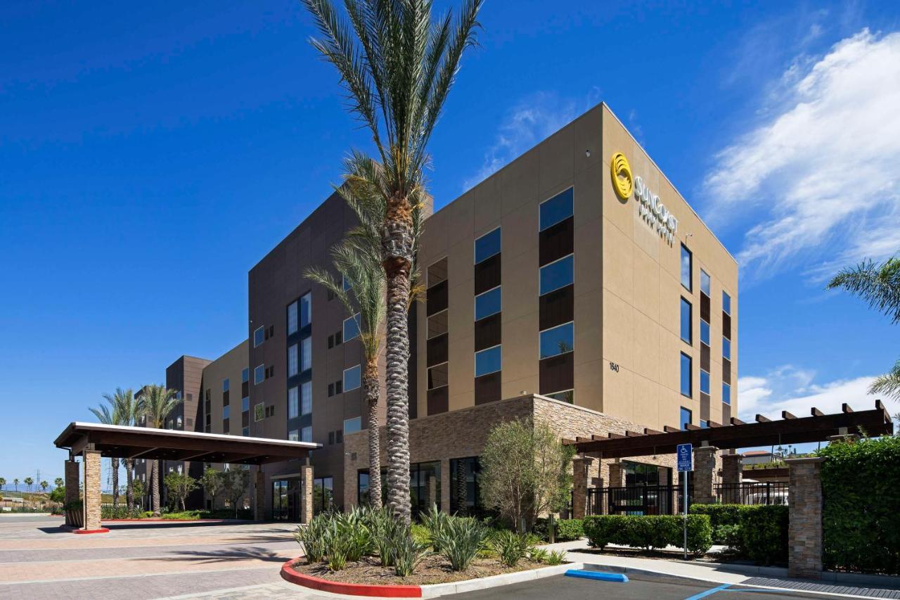 Suncoast Hotel Anaheim, Tapestry Collection By Hilton Екстериор снимка