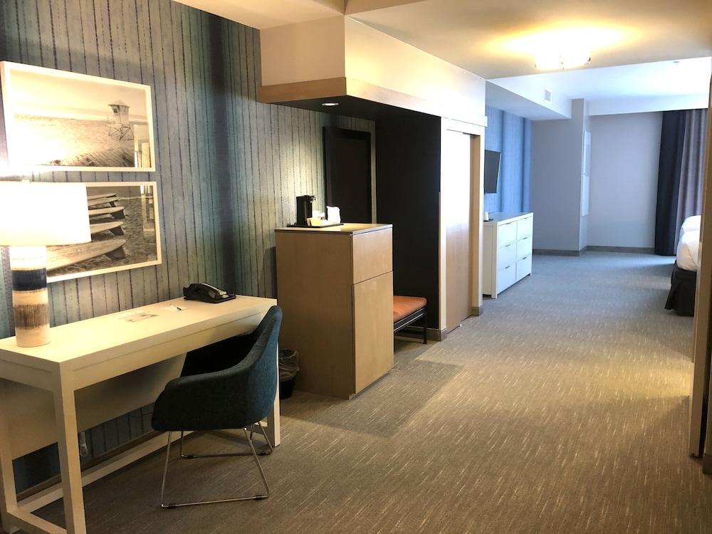 Suncoast Hotel Anaheim, Tapestry Collection By Hilton Екстериор снимка