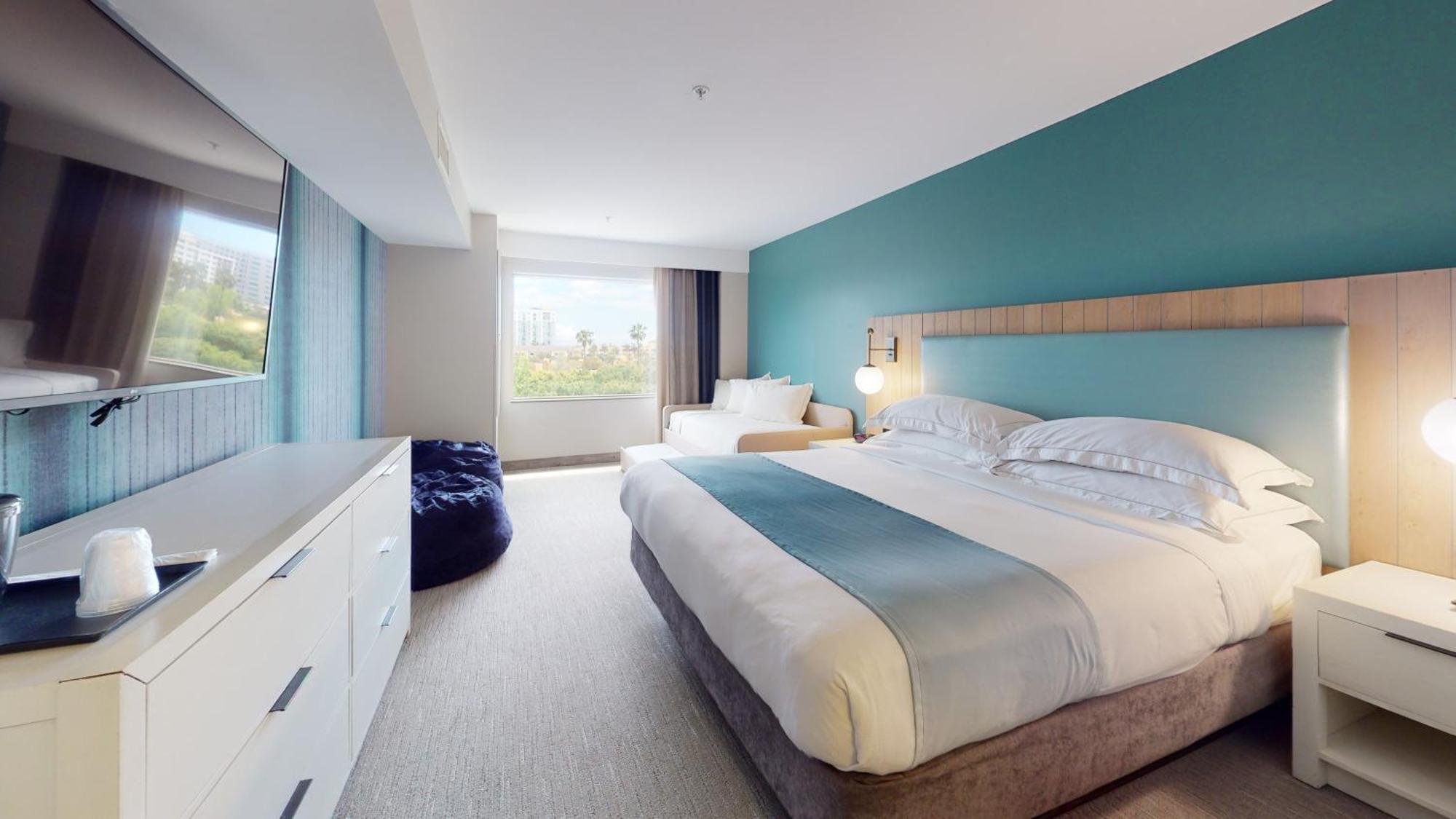 Suncoast Hotel Anaheim, Tapestry Collection By Hilton Екстериор снимка