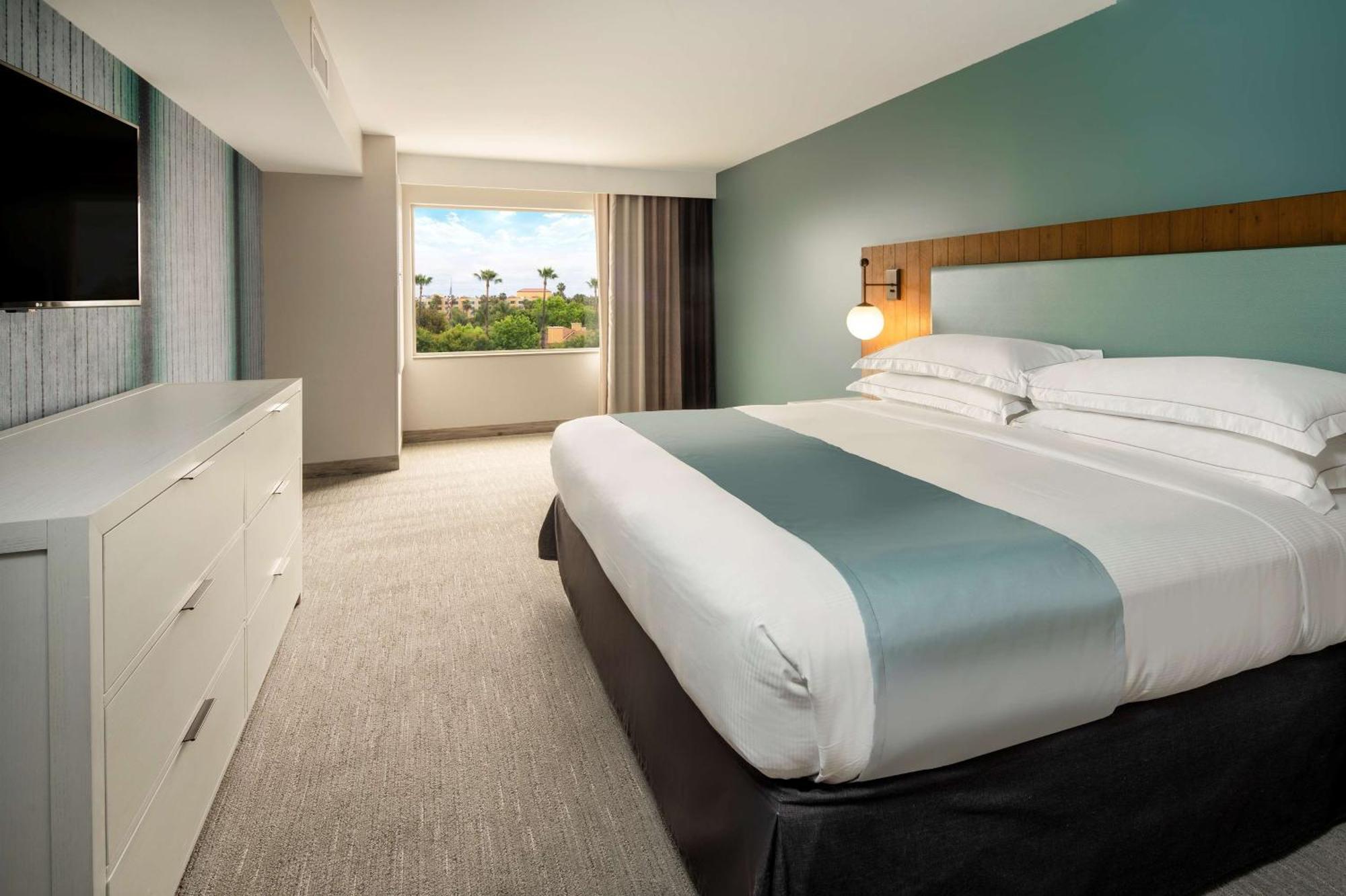 Suncoast Hotel Anaheim, Tapestry Collection By Hilton Екстериор снимка